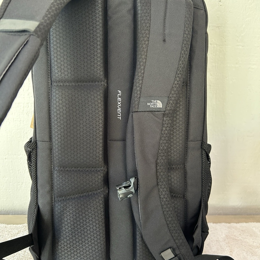 The North Face Stalwart Laptop Backpack Black/Gray Invisalign Logo BNWT - Picture 12 of 14